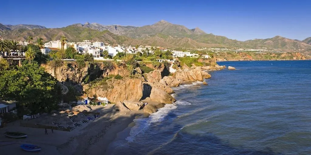 Edificio Verdemar - Stunning 1 Bed Apartment With Pool & Sea Views Nerja